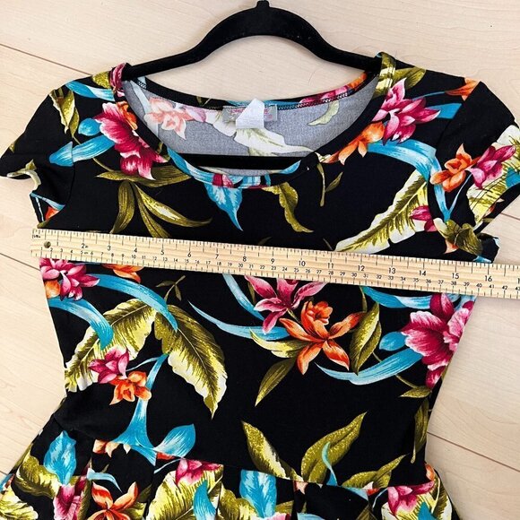Pretty Young Thing Bright Floral Midi Fit & Flare Dress Sz S Black Knit - Picture 10 of 11